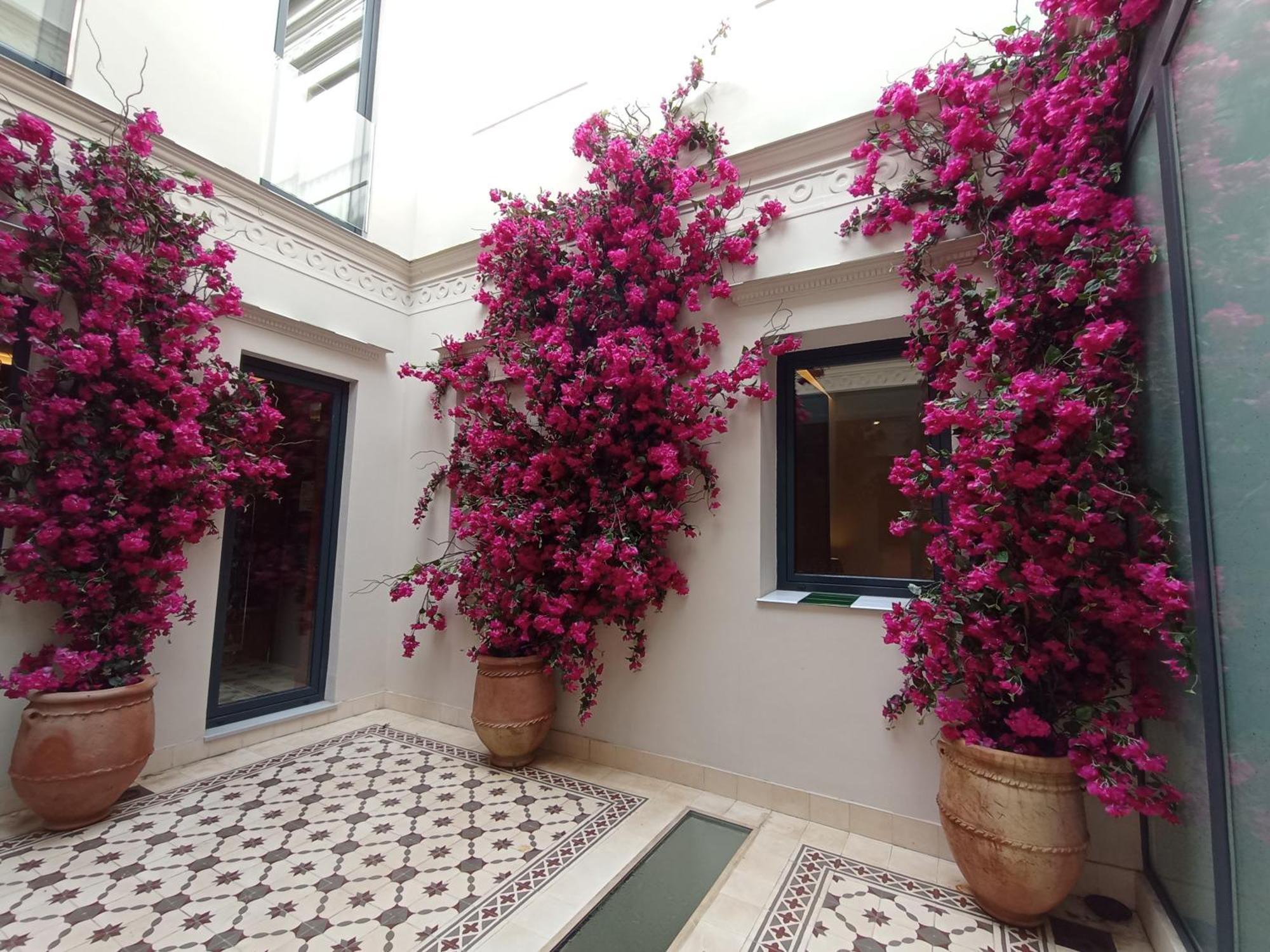 Uma Suites Parada Del Marques Sevilla Eksteriør bilde