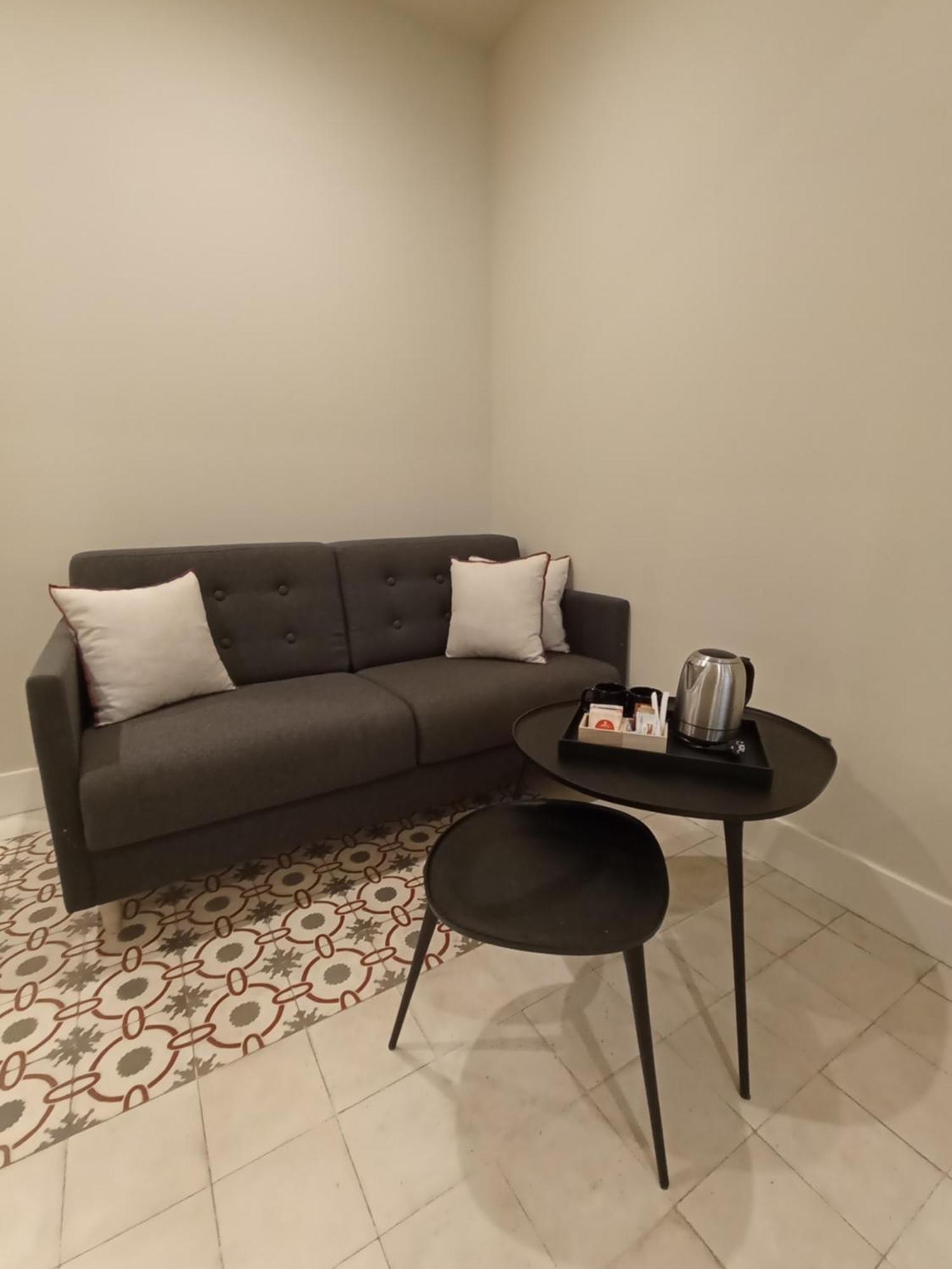 Uma Suites Parada Del Marques Sevilla Eksteriør bilde